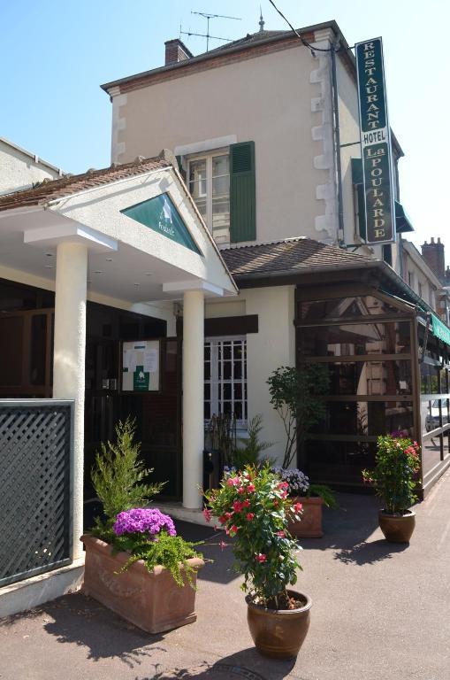 Hotel La Poularde Gien Exterior foto