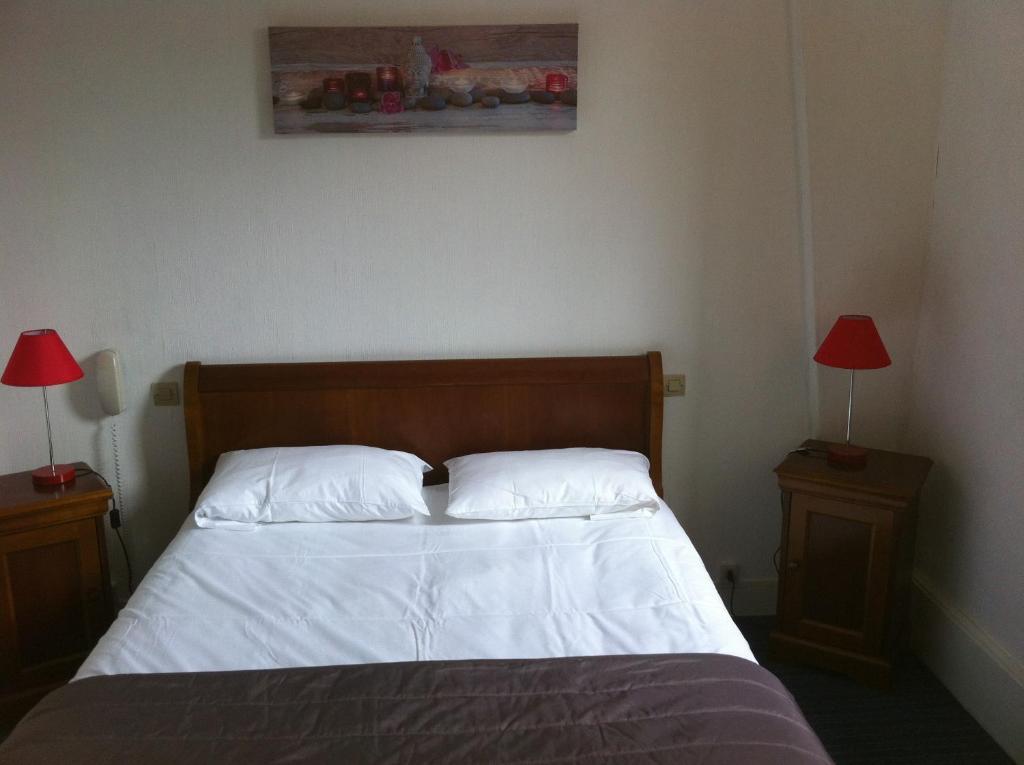 Hotel La Poularde Gien Habitación foto